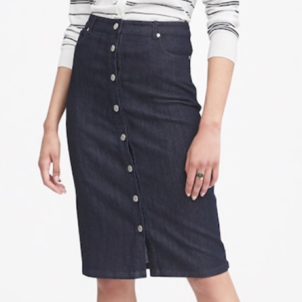Banana Republic Button front denim skirt